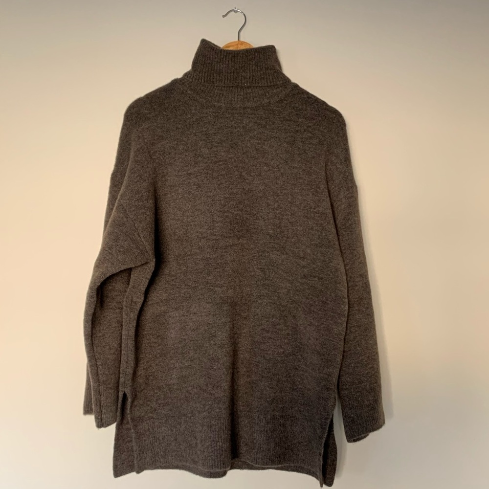 ZARA NWOT Long Knit Sweater Size Medium